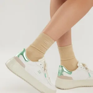 Court Tennis Mint by D.Franklin